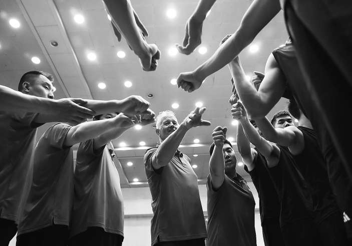 海宁在中国男排公开课上留下守时与热情的初印