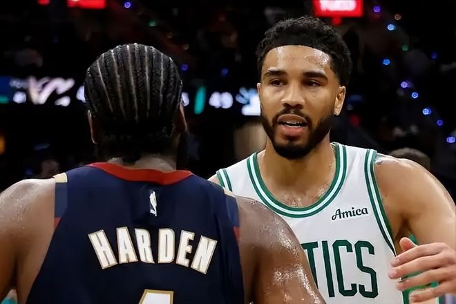 塔图姆复出首秀率绿军客场力克骑士