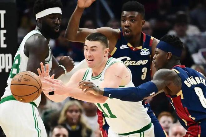 塔图姆复出首秀率绿军客场力克骑士