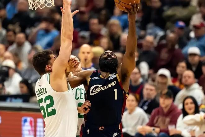 塔图姆复出首秀率绿军客场力克骑士