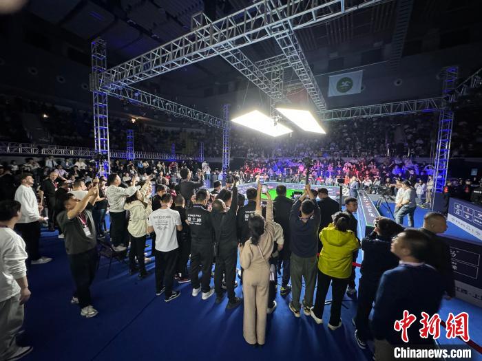 特鲁姆普力克丁俊晖夺赛季第五冠 斯诺克世界公