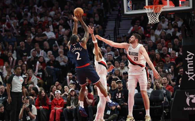 太阳轮休布克格林助湖人取胜 火箭失利西部排名